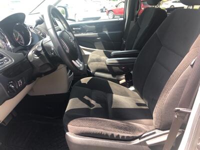 2018 Dodge Grand Caravan SE   - Photo 12 - Owatonna, MN 55060