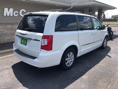 2012 Chrysler Town and Countr Touring   - Photo 8 - Owatonna, MN 55060