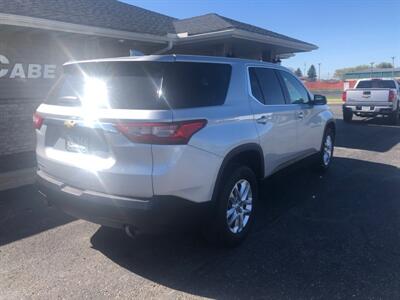 2018 Chevrolet Traverse LS   - Photo 9 - Owatonna, MN 55060