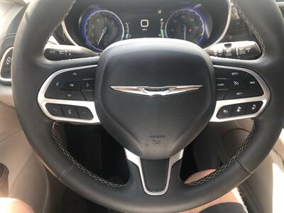 2023 Chrysler Pacifica Limited   - Photo 29 - Owatonna, MN 55060
