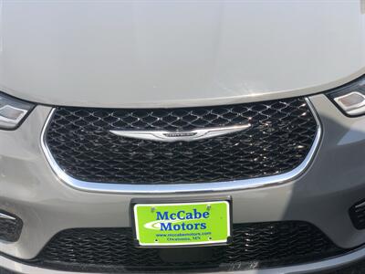 2023 Chrysler Pacifica Limited   - Photo 4 - Owatonna, MN 55060