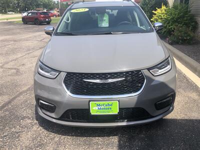 2023 Chrysler Pacifica Limited   - Photo 3 - Owatonna, MN 55060