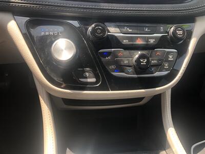 2023 Chrysler Pacifica Limited   - Photo 28 - Owatonna, MN 55060