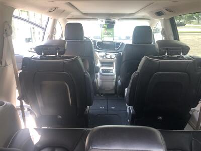 2023 Chrysler Pacifica Limited   - Photo 18 - Owatonna, MN 55060