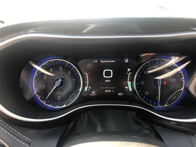 2023 Chrysler Pacifica Limited   - Photo 25 - Owatonna, MN 55060