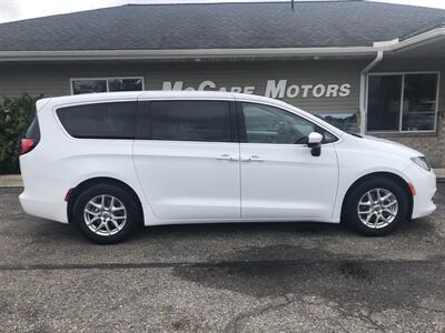 2023 Chrysler Voyager LX Minivan