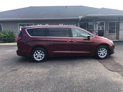 2020 Chrysler Pacifica Touring   - Photo 1 - Owatonna, MN 55060