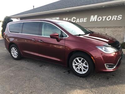 2020 Chrysler Pacifica Touring   - Photo 2 - Owatonna, MN 55060