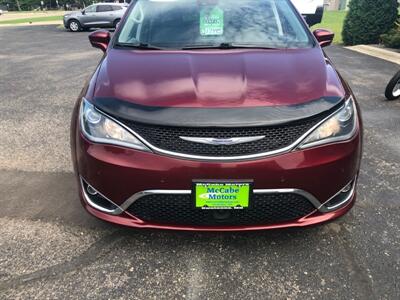 2020 Chrysler Pacifica Touring   - Photo 3 - Owatonna, MN 55060