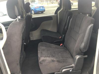 2014 Dodge Grand Caravan SXT   - Photo 17 - Owatonna, MN 55060
