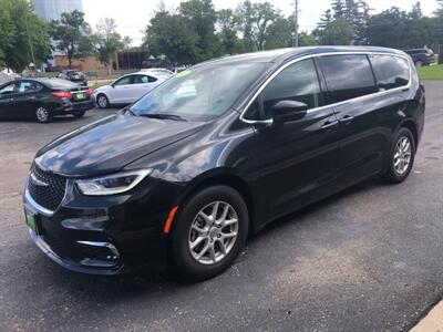 2023 Chrysler Pacifica Touring L   - Photo 5 - Owatonna, MN 55060