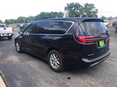 2023 Chrysler Pacifica Touring L   - Photo 6 - Owatonna, MN 55060