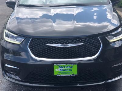 2023 Chrysler Pacifica Touring L   - Photo 4 - Owatonna, MN 55060