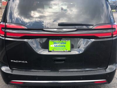 2023 Chrysler Pacifica Touring L   - Photo 8 - Owatonna, MN 55060