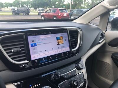 2023 Chrysler Pacifica Touring L   - Photo 27 - Owatonna, MN 55060