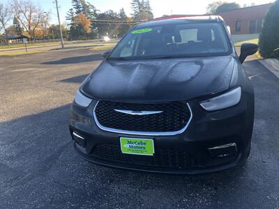 2023 Chrysler Pacifica Touring L   - Photo 7 - Owatonna, MN 55060