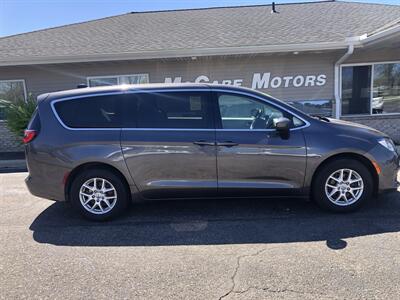 2021 Chrysler Voyager LX   - Photo 1 - Owatonna, MN 55060