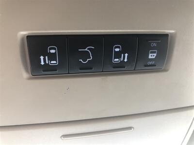2014 Chrysler Town and Country Touring-L   - Photo 36 - Owatonna, MN 55060