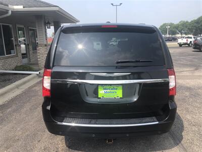 2014 Chrysler Town and Country Touring-L   - Photo 8 - Owatonna, MN 55060