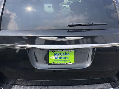 2014 Chrysler Town and Country Touring-L   - Photo 9 - Owatonna, MN 55060