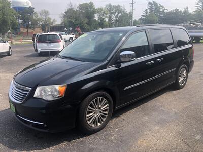 2014 Chrysler Town and Country Touring-L   - Photo 5 - Owatonna, MN 55060
