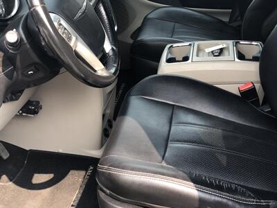 2014 Chrysler Town and Country Touring-L   - Photo 12 - Owatonna, MN 55060