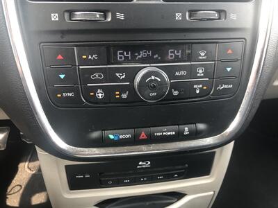 2014 Chrysler Town and Country Touring-L   - Photo 28 - Owatonna, MN 55060