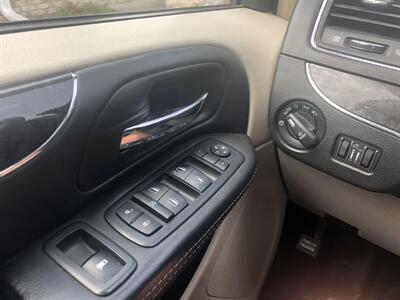 2014 Chrysler Town and Country Touring-L   - Photo 37 - Owatonna, MN 55060