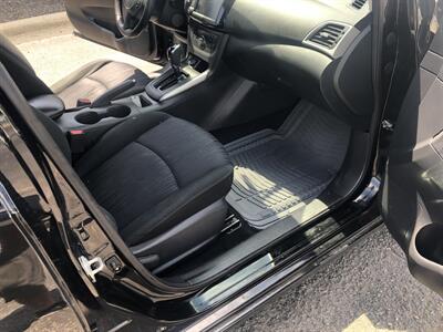 2019 Nissan Sentra SV   - Photo 6 - Owatonna, MN 55060