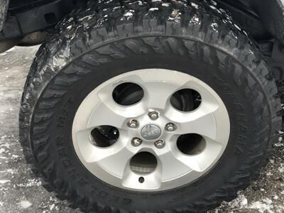 2014 Jeep Wrangler Unlimited Sahara   - Photo 11 - Owatonna, MN 55060