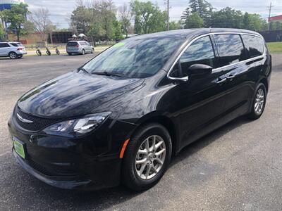 2023 Chrysler Voyager LX   - Photo 5 - Owatonna, MN 55060
