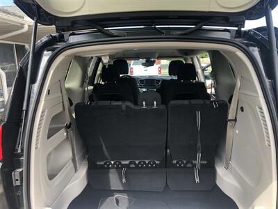 2023 Chrysler Voyager LX   - Photo 15 - Owatonna, MN 55060
