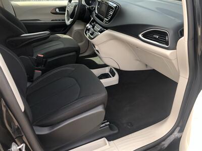 2023 Chrysler Voyager LX   - Photo 10 - Owatonna, MN 55060