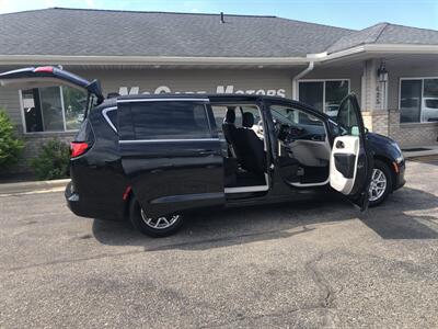 2023 Chrysler Voyager LX   - Photo 23 - Owatonna, MN 55060