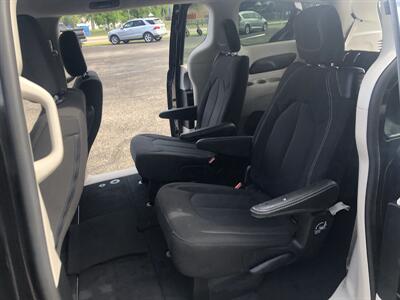 2023 Chrysler Voyager LX   - Photo 19 - Owatonna, MN 55060