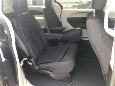 2023 Chrysler Voyager LX   - Photo 13 - Owatonna, MN 55060