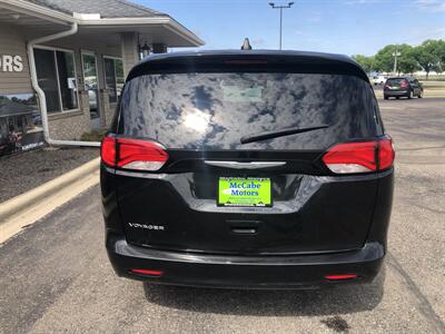 2023 Chrysler Voyager LX   - Photo 7 - Owatonna, MN 55060