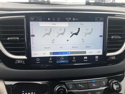 2023 Chrysler Pacifica Touring L   - Photo 23 - Owatonna, MN 55060