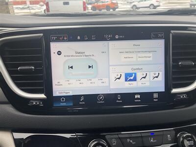 2023 Chrysler Pacifica Touring L   - Photo 12 - Owatonna, MN 55060