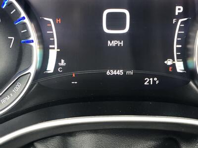 2023 Chrysler Pacifica Touring L   - Photo 19 - Owatonna, MN 55060