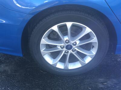 2020 Ford Fusion SE   - Photo 11 - Owatonna, MN 55060