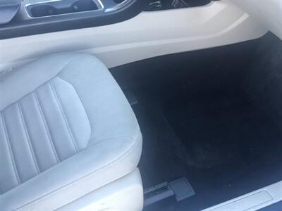 2020 Ford Fusion SE   - Photo 18 - Owatonna, MN 55060