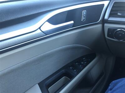 2020 Ford Fusion SE   - Photo 27 - Owatonna, MN 55060