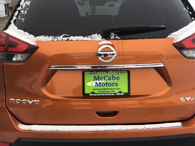 2020 Nissan Rogue SV   - Photo 8 - Owatonna, MN 55060