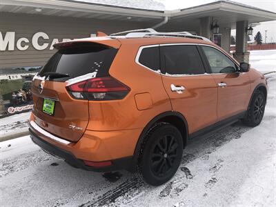2020 Nissan Rogue SV   - Photo 9 - Owatonna, MN 55060