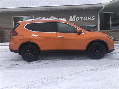 2020 Nissan Rogue SV   - Photo 1 - Owatonna, MN 55060