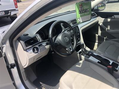 2013 Volkswagen Passat TDI SE   - Photo 10 - Owatonna, MN 55060