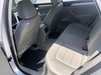 2013 Volkswagen Passat TDI SE   - Photo 12 - Owatonna, MN 55060