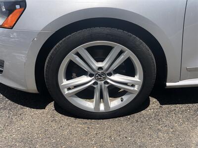 2013 Volkswagen Passat TDI SE   - Photo 6 - Owatonna, MN 55060