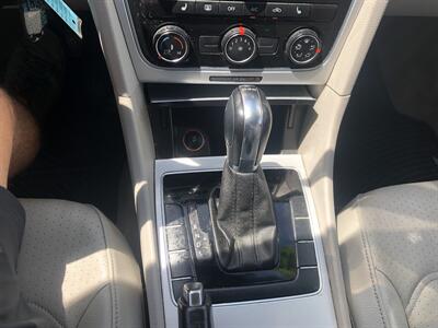 2013 Volkswagen Passat TDI SE   - Photo 26 - Owatonna, MN 55060